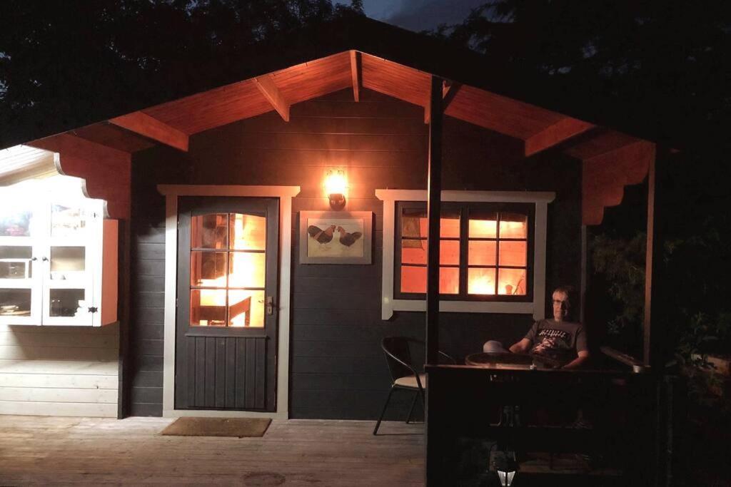 Unique Tiny House Near 3 Peaks - The Zedshed Apartment Bentham Bagian luar foto