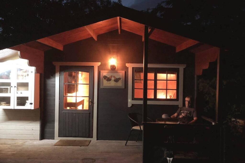Unique Tiny House Near 3 Peaks - The Zedshed Apartment Bentham Bagian luar foto